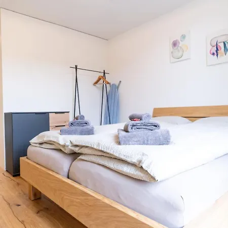 Stockhorn In See- Und Bergnaehe, Modern, Mit Balkon, 4 Gaeste