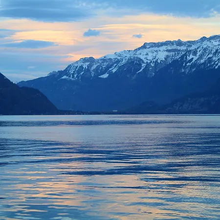 Stockhorn In See- Und Bergnähe, Modern, Mit Balkon, 4 Gäste Spiez
