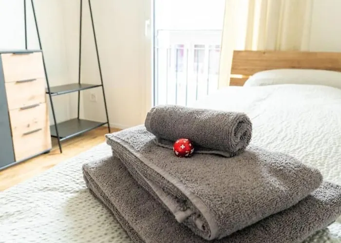 Stockhorn In See- Und Bergnaehe, Modern, Mit Balkon, 4 Gaeste *