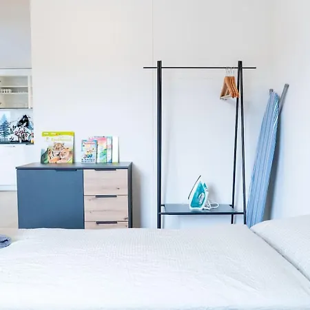 Stockhorn In See- Und Bergnaehe, Modern, Mit Balkon, 4 Gaeste